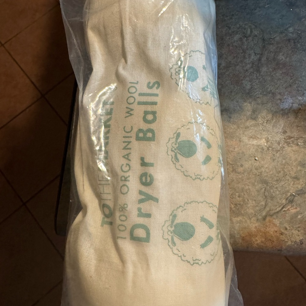 Organic wool dryer balls